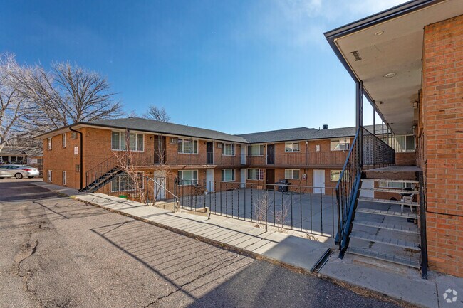 Building Photo - 2 Ash Ct