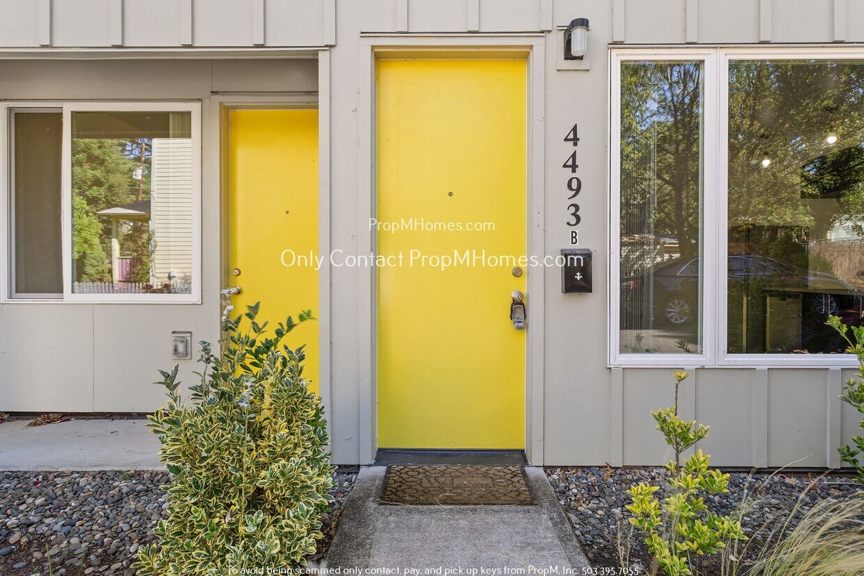 Primary Photo - Charming Condo with Modern Amenities in Pr...
