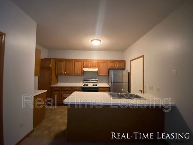 Building Photo - 4068 Meadowlark Curve