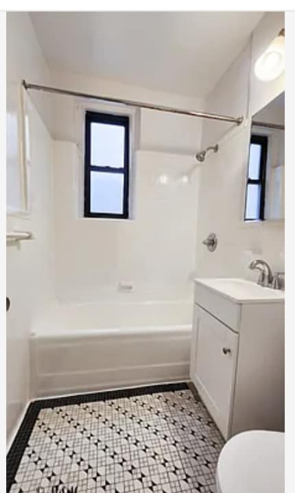 Building Photo - 0 Remsen St