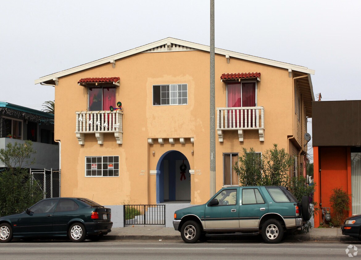 Building Photo - 2015-2021 E 7th St