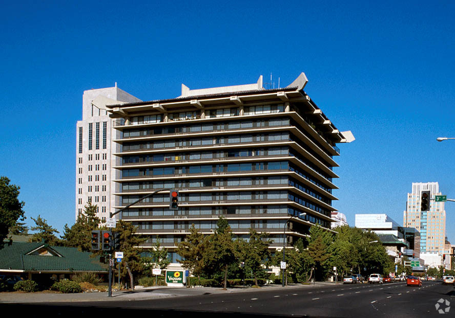 Building Photo - Imperial Tower