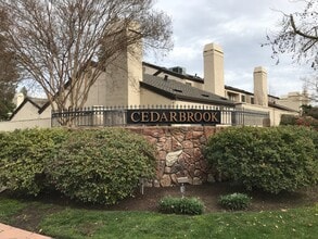 Building Photo - 1105 Cedar Creek Dr