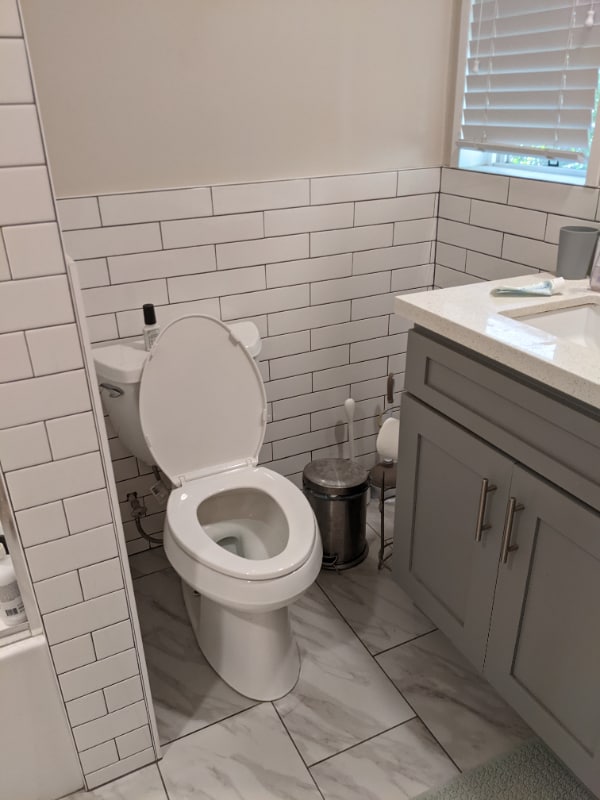 Foto del edificio - 835 N Raymond Ave