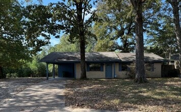 Building Photo - 3610 Shamrock