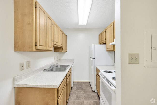 2BR, 2BA - 960SF - Kitchen - Berkshire Apartments