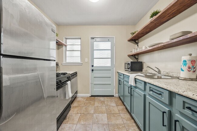 Foto del edificio - 2160 Lenox Rd NE