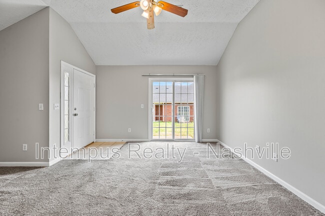 Foto del edificio - 553 Rose Cottage Cir