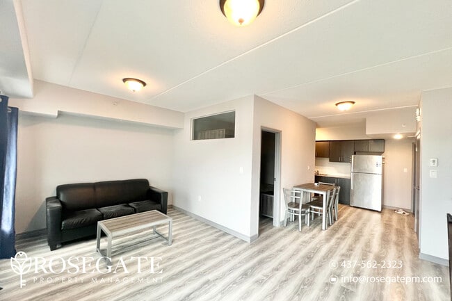 Building Photo - Modern 2-Bedroom, 2-Bath Condo – Prime Wat...