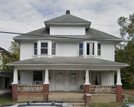 Building Photo - 724 W North St