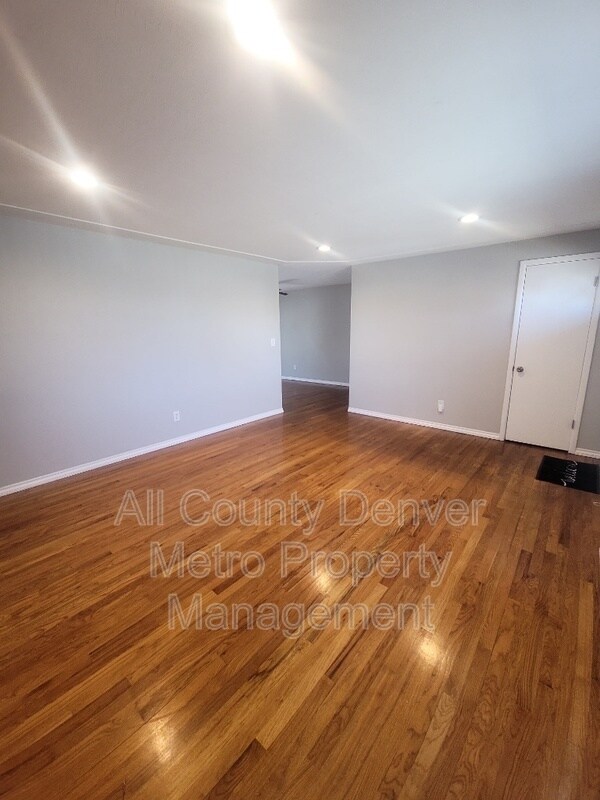 Foto del edificio - 5615 Jellison St