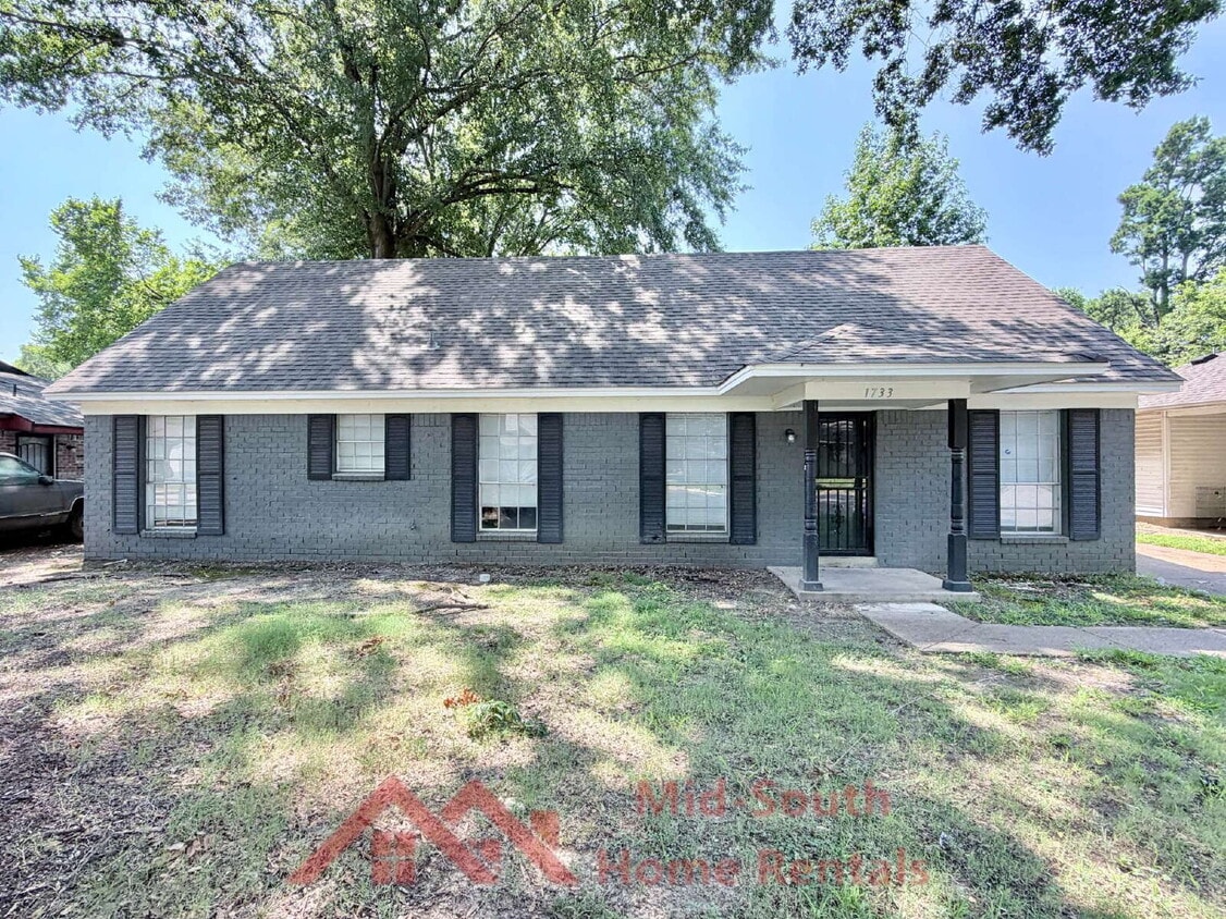 Photo - 1733 Gowan Drive