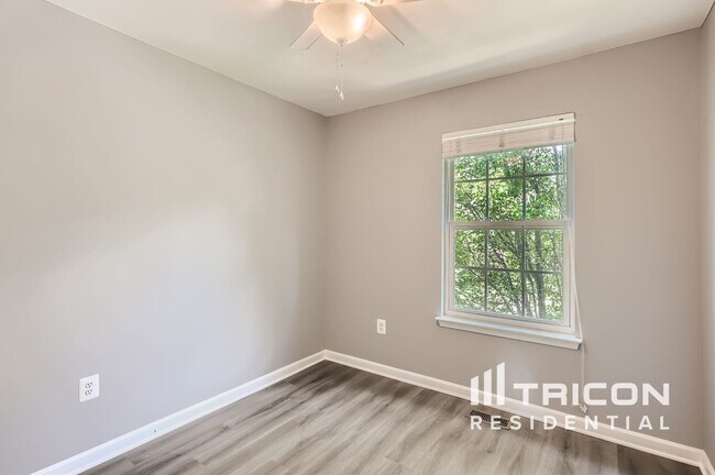 Building Photo - 3030 Raking Leaf Dr