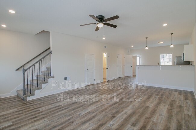 Building Photo - 550 Peachers Mill Rd