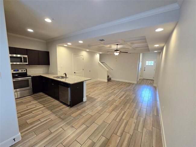 Foto del edificio - 6403 Melanzane Ave