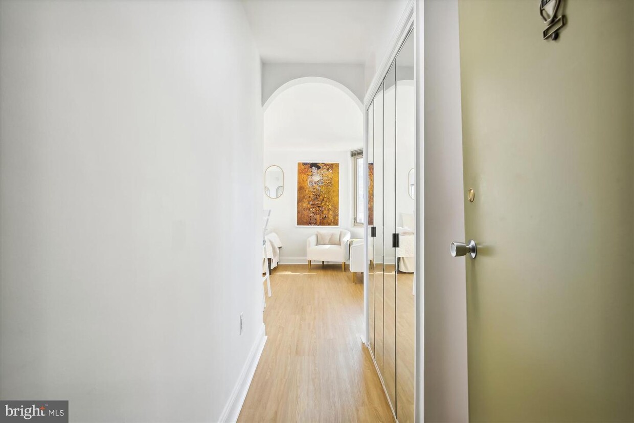 Foto principal - 2800 Wisconsin Ave NW
