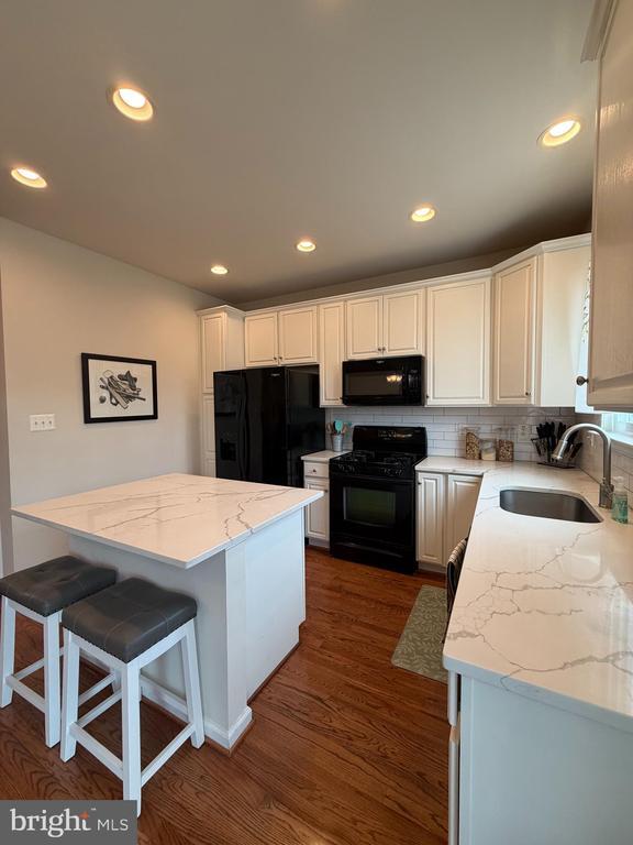 Foto del edificio - 4587 Derring Ln