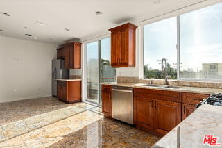 Foto del edificio - 632 Kings Rd