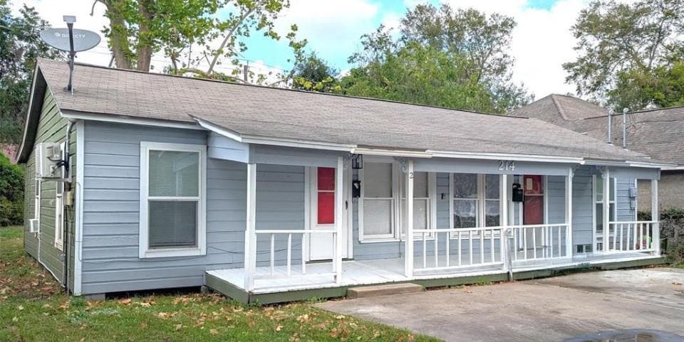 Primary Photo - 214 W Marion St