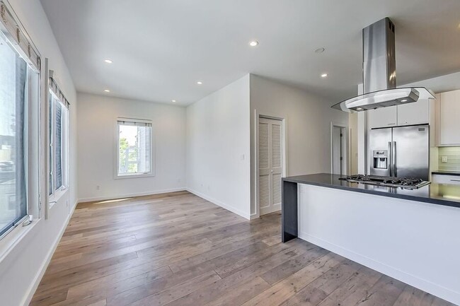 Building Photo - 1375 Minna St