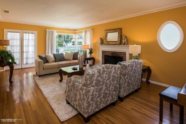 Foto del edificio - 3 br, 2 bath House - 2335 Lorain Rd