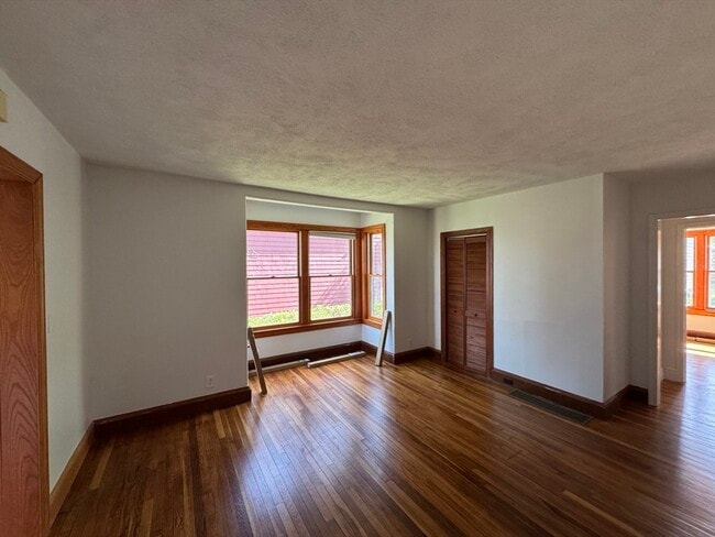 Building Photo - 86 Butler St