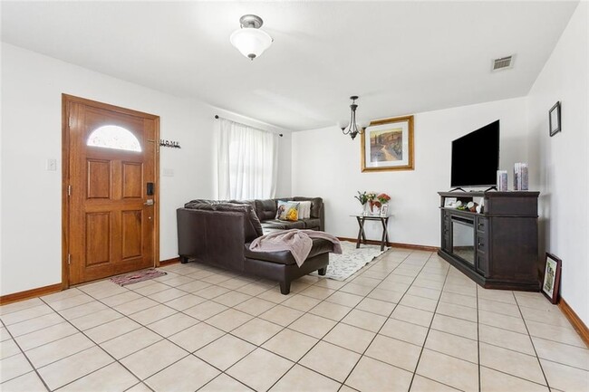 Foto del edificio - 2204 Gallant Dr