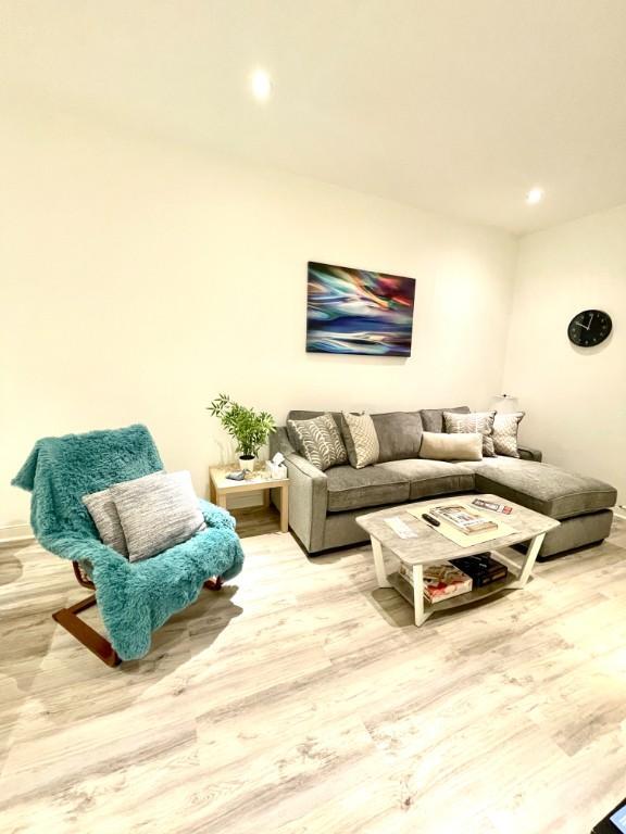 Building Photo - 2 bedroom in New York NY 10022