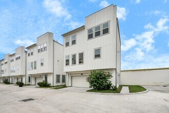 Building Photo - 1743 Cove Cres Ct