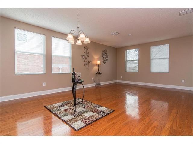 Foto del edificio - 616 Rocky Springs Dr