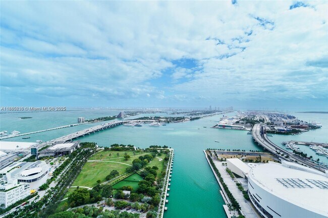 Foto del edificio - 888 Biscayne Blvd