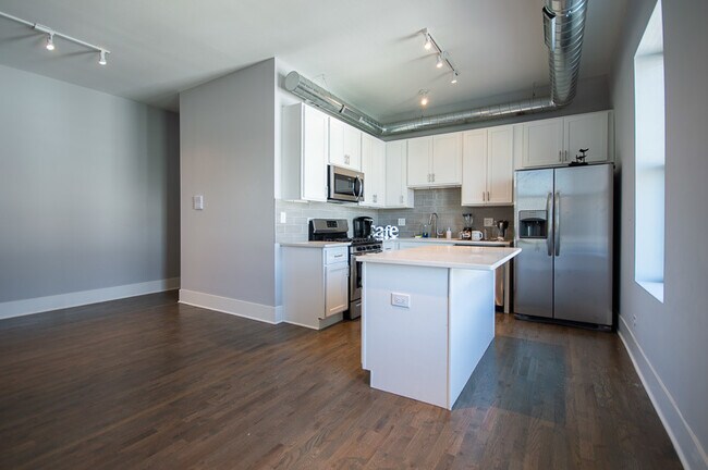 Foto del edificio - 1044 W 18th St