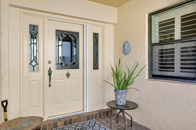 Building Photo - 16997 Waterbend Dr