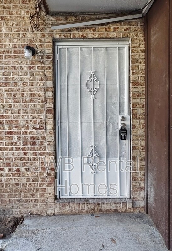 Foto del edificio - 851 Bert Rd