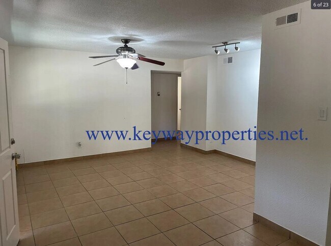 Building Photo - Santa Fe Condo 3 bed/2 bath