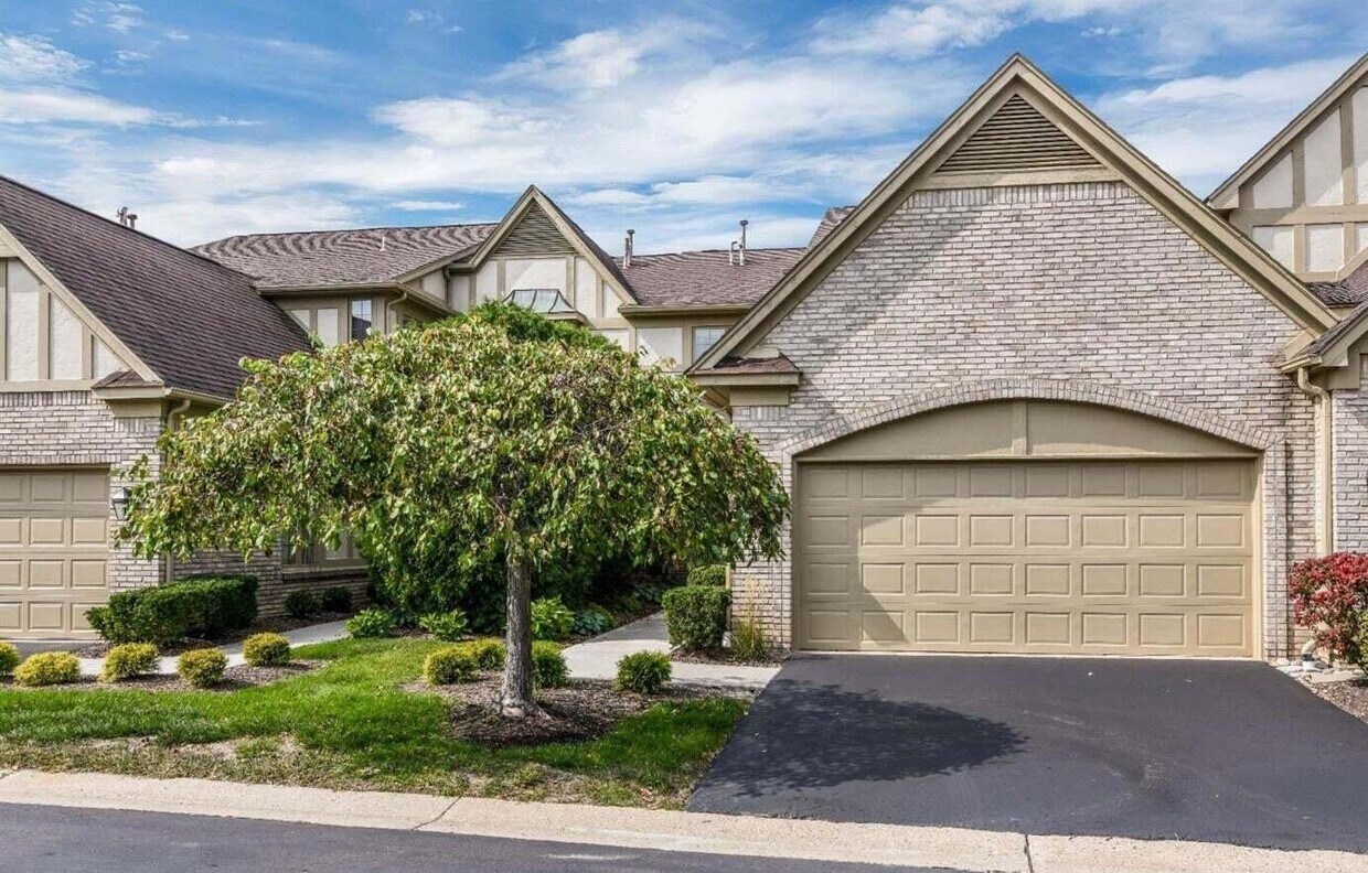Primary Photo - 2702 Maitland Dr