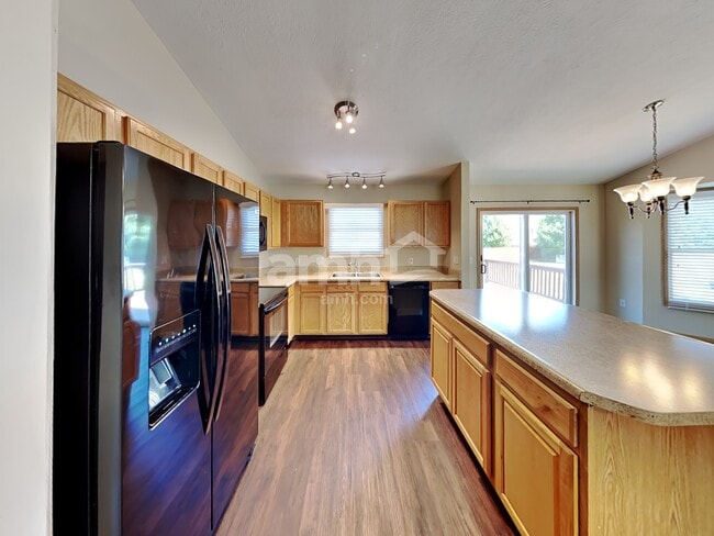 Building Photo - 1160 Valley Drive