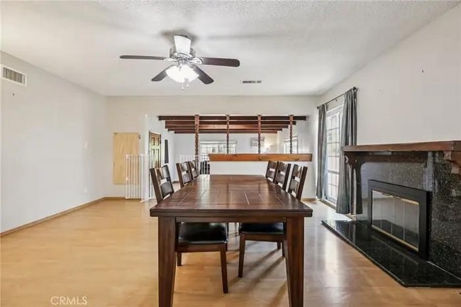 Foto del edificio - 1339 N Devonshire Rd