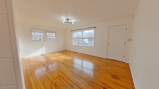 Foto del edificio - 2215 S Millwood Ave