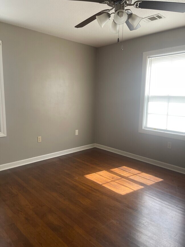 Building Photo - 117 State St