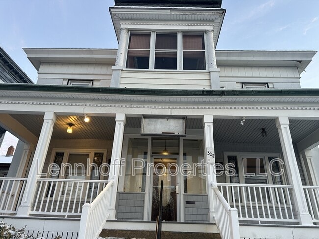 Building Photo - 308 Pawtucket St