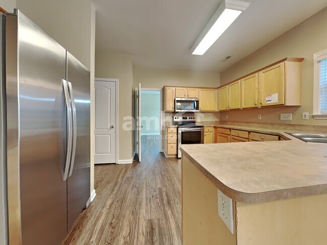 Foto del edificio - 8296 Chatham Oaks Dr