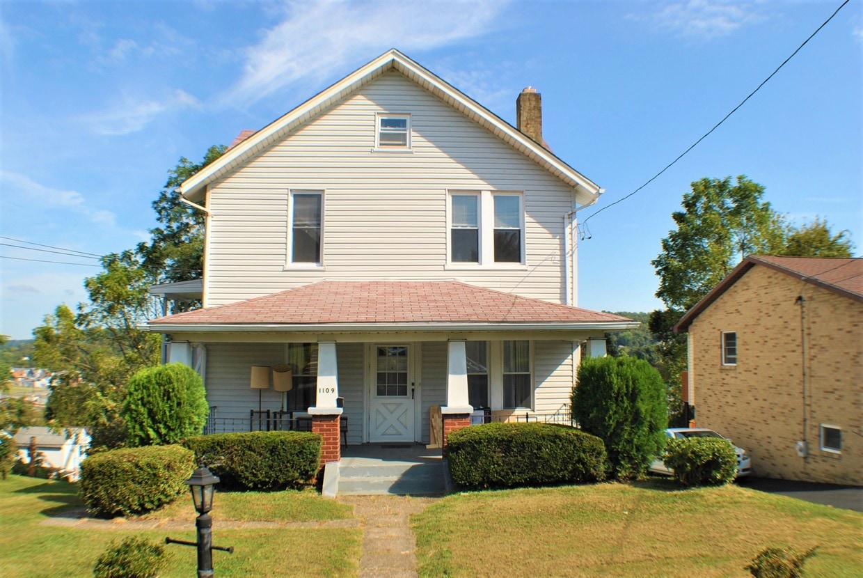 1109 Glass St, White Oak, PA 15131 Townhouse for Rent in White Oak
