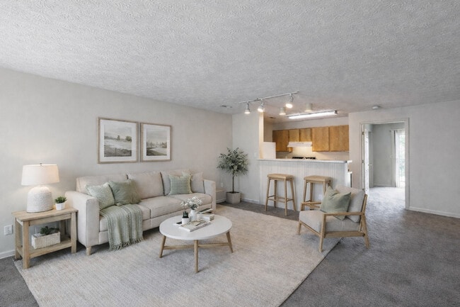 Building Photo - Golf Pointe