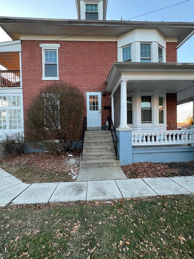 Building Photo - 4216 W Penn Ave