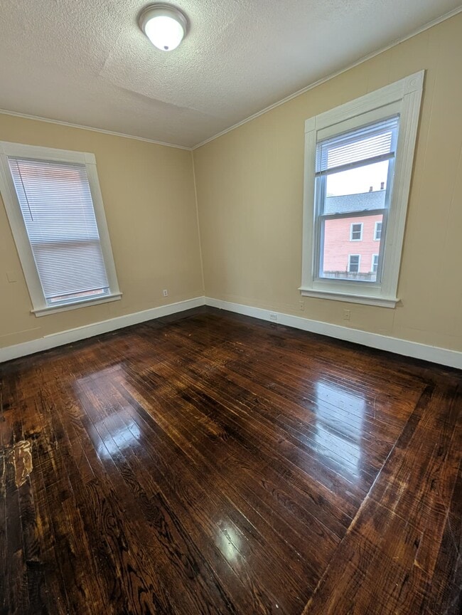 Building Photo - 92 Sylvan Ave