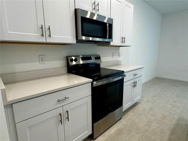 Building Photo - 3037 Canary Ave