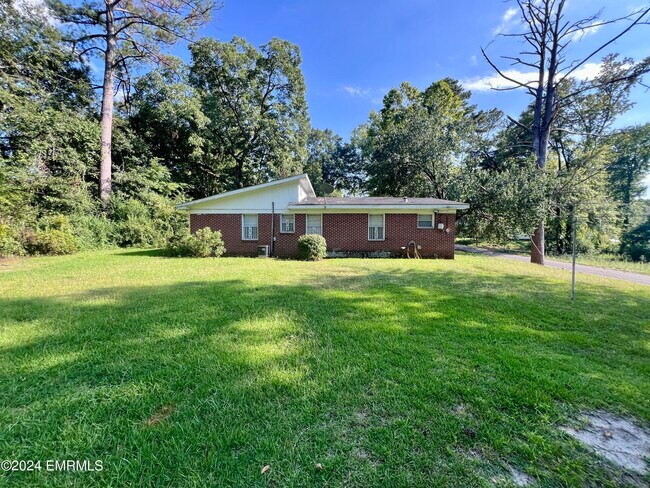 Building Photo - 5524 Manning St