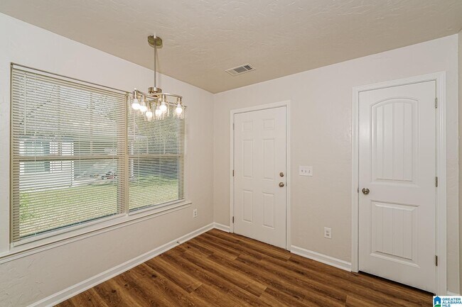 Foto del edificio - 4445 Winchester Hills Wy