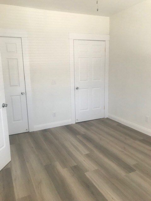 Foto del edificio - 617 E 9th St